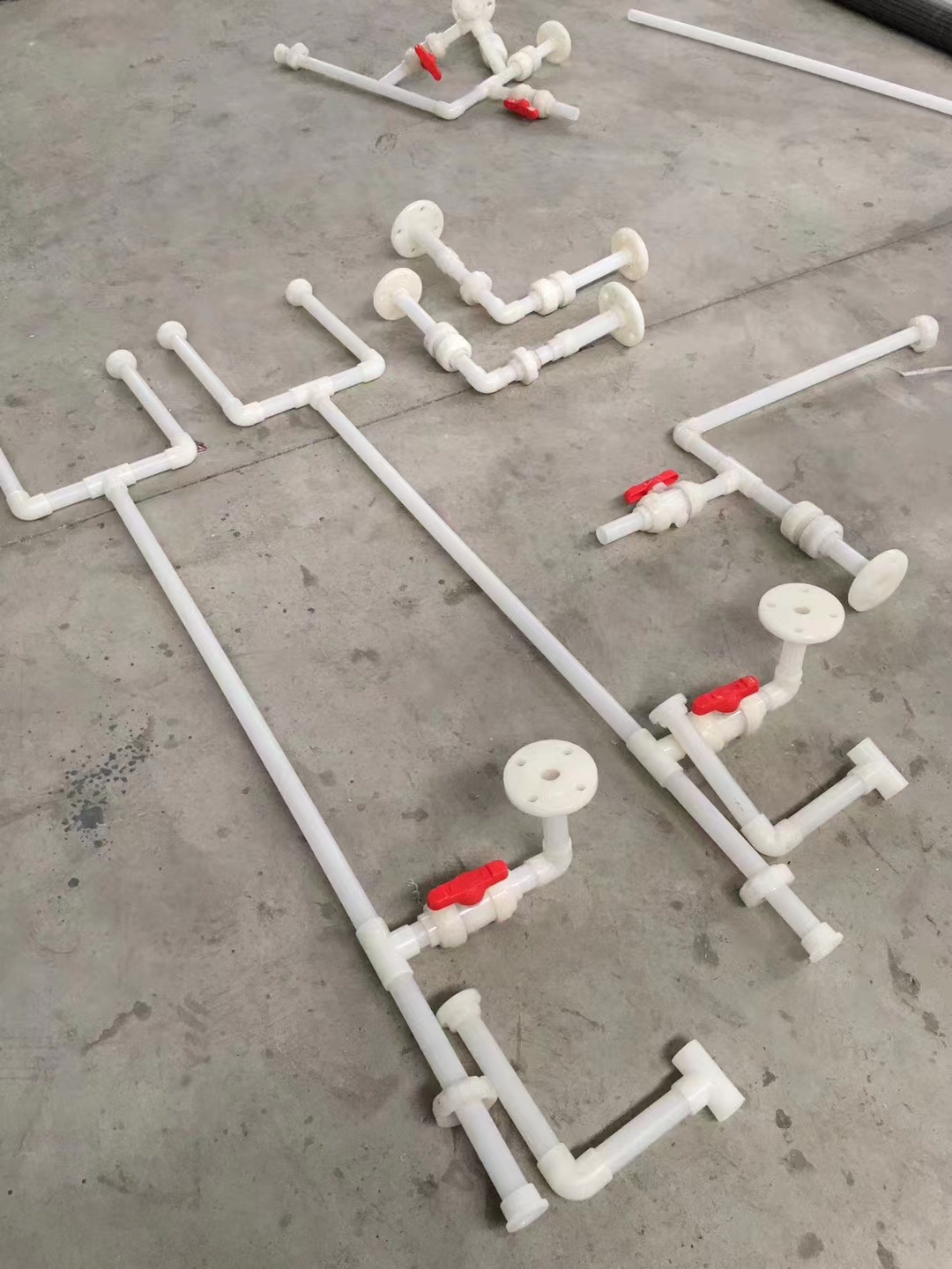 PVDF管廠家，進(jìn)口PVDF管，PVDF閥門，PVDF彎頭，規(guī)格齊全 PVDF閥門廠家