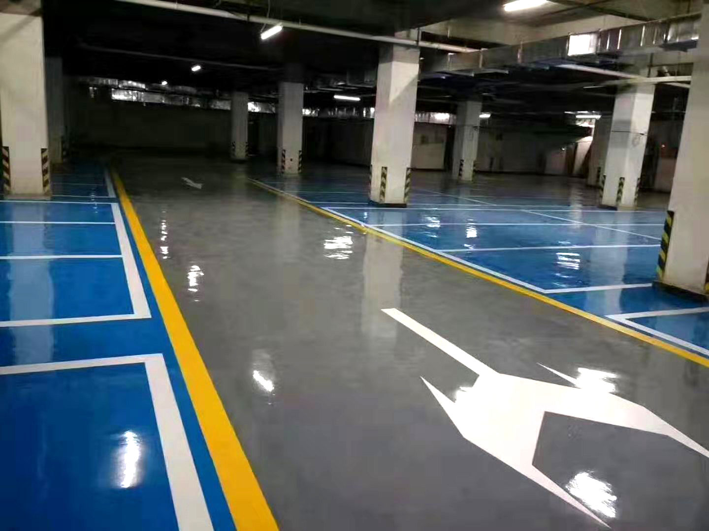 陜西西安環(huán)氧地坪，工業(yè)地坪，耐磨地坪，環(huán)氧樹脂地坪的選擇方法