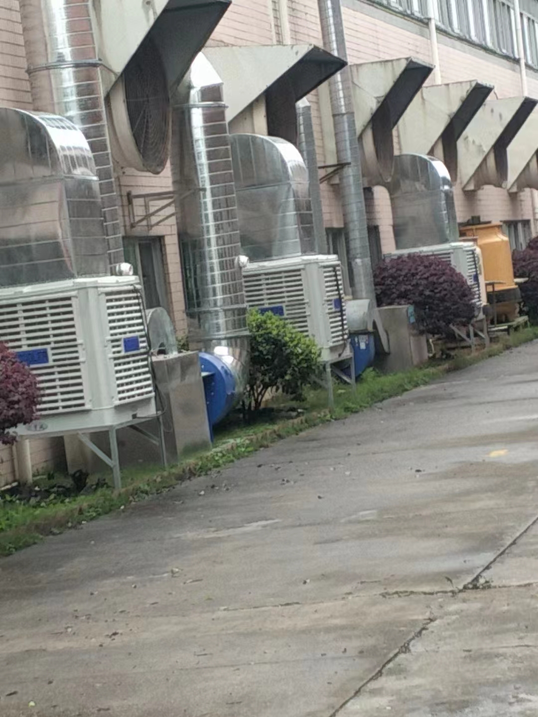 大嶺山塑膠車間降溫環(huán)?？照{鮮風機安裝