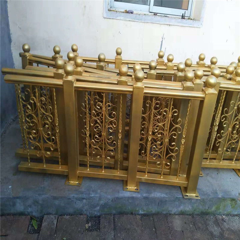 鐵藝護(hù)欄可定制