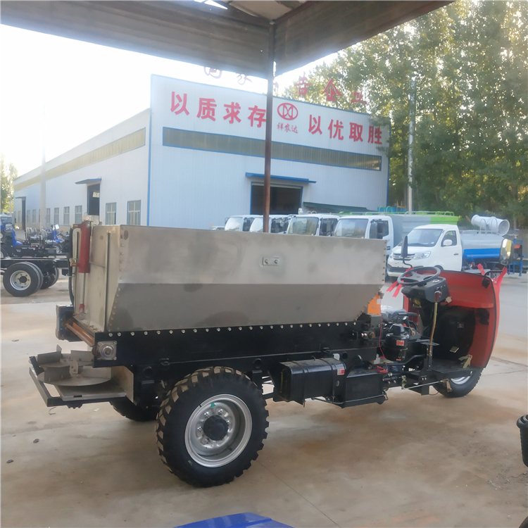 天津三輪撒糞車 有機(jī)肥撒糞車可定制