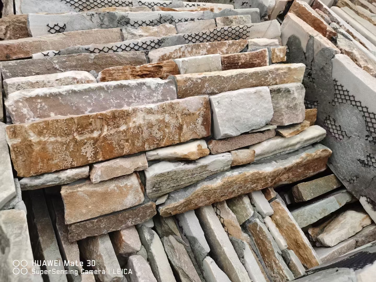 湖南衡陽天然文化石人造文化石廠家批發(fā)外墻文化石板巖條流水板