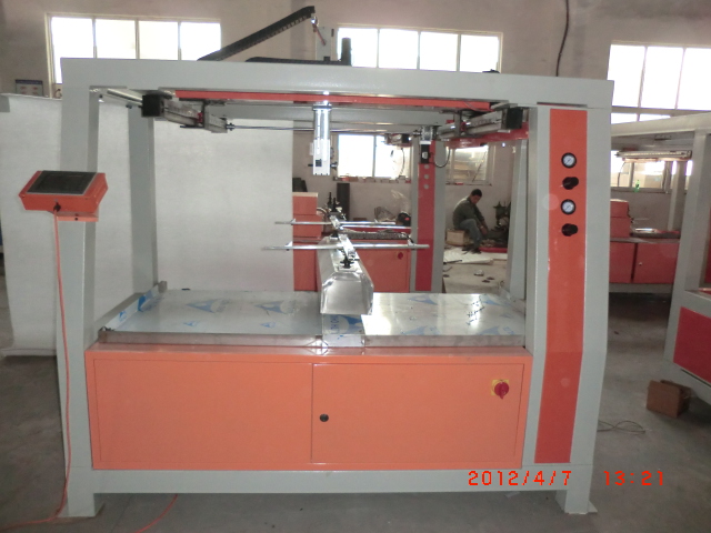 江蘇五軸單盤往復(fù)噴涂機(jī)廠家，批發(fā)，報(bào)價(jià)【蘇州南鑫自動(dòng)化設(shè)備有限公司】