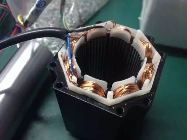 廠家批發(fā) 新能源伺服電機灌封膠 耐冷熱沖擊環(huán)氧樹脂灌封膠
