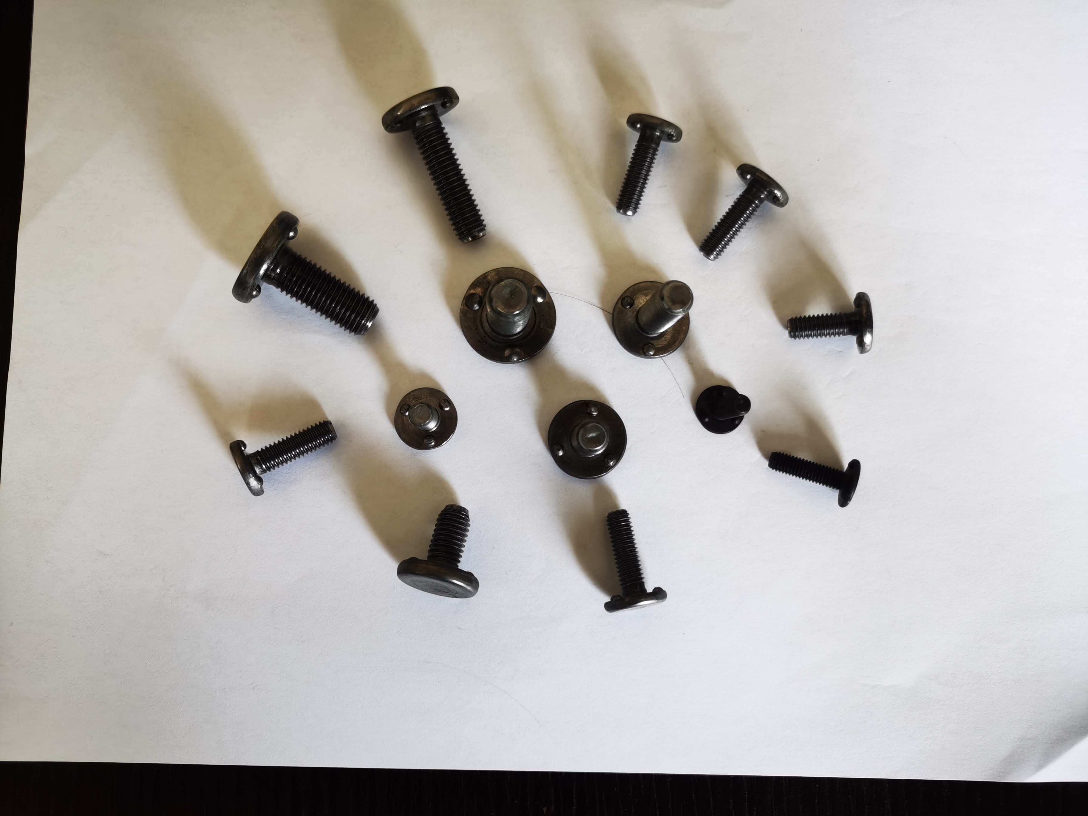 批發(fā)三點(diǎn)焊接螺釘 大量的三點(diǎn)式焊接螺釘 非標(biāo)焊接螺釘 M3~M12