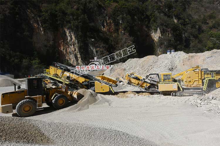 廠家定制售后無(wú)憂錘式移動(dòng)破碎站現(xiàn)貨供應(yīng)