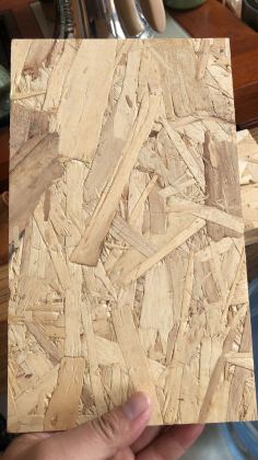 E0級歐松板OSB 定向結(jié)構(gòu)板打底格柵家具刨花板