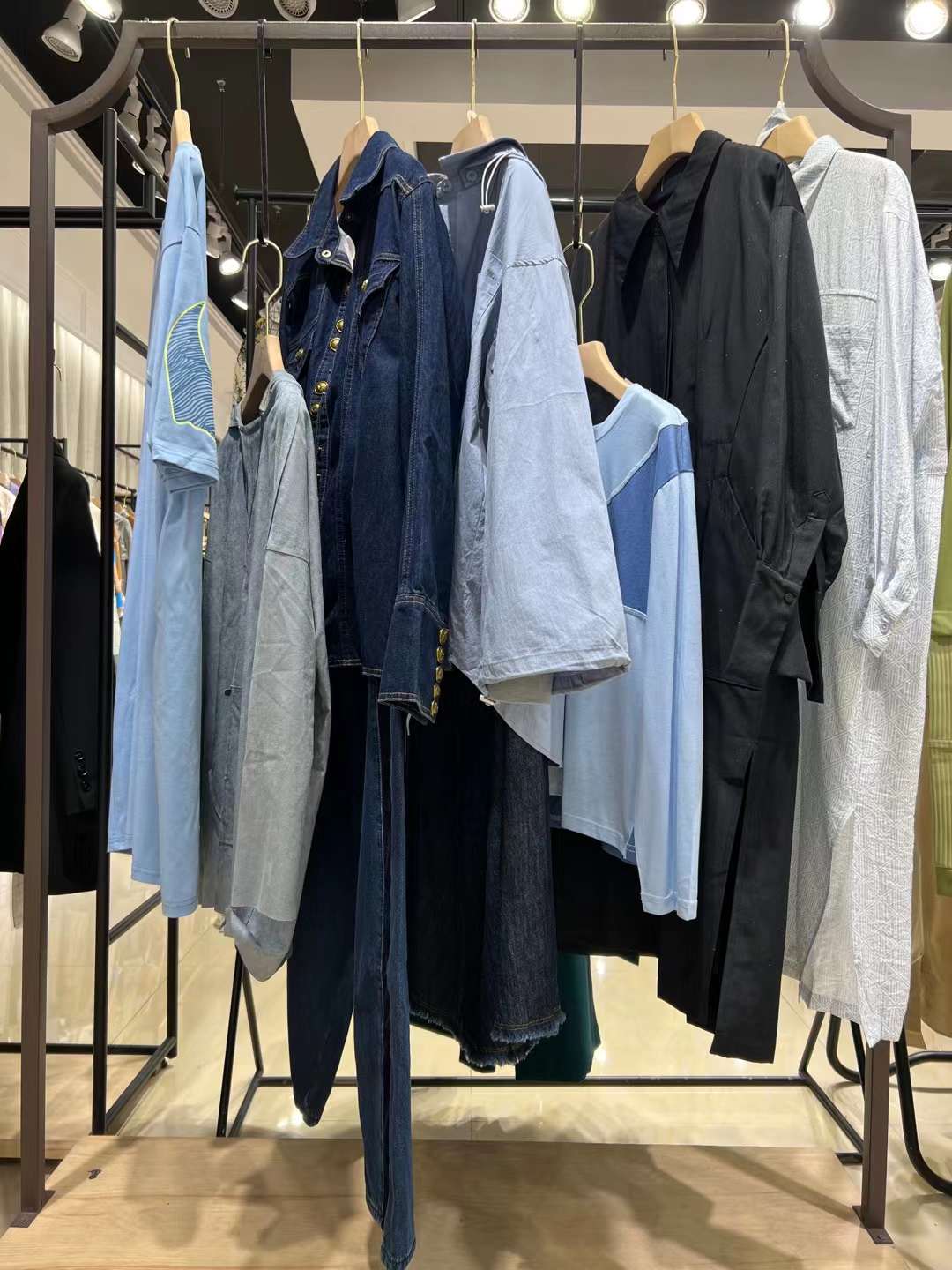 專(zhuān)柜撤柜高 檔輕 奢品牌女裝尾貨批發(fā)渠道 撤柜正 品女裝 述忘2022秋冬