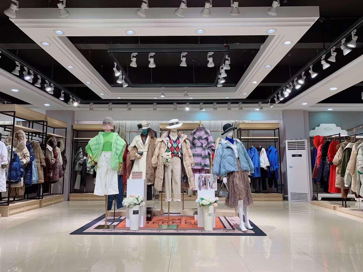 品牌折扣女裝貨源批發(fā)品牌折扣女裝批發(fā) 蒂言DIYAN2022冬