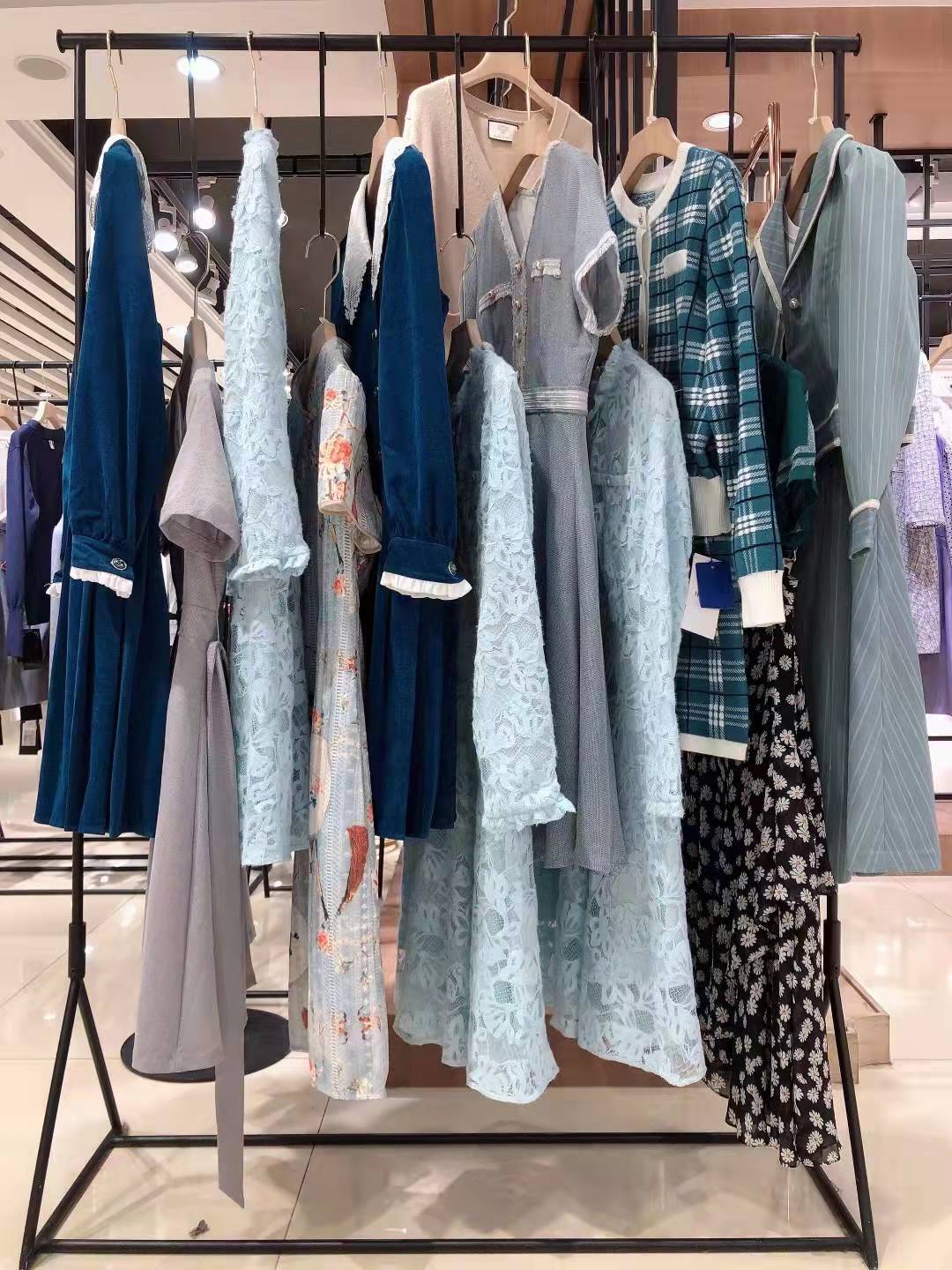 快手淘大 牌品牌女裝是正 品嗎批發(fā)渠道 國內知 名品牌 恩裳2022