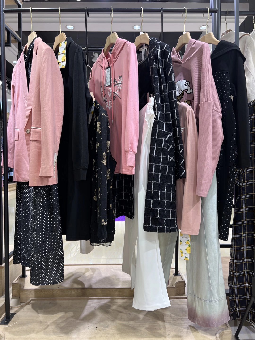 女裝批發(fā) 莉佳麗2022 秋冬專柜正品剪標(biāo)撤柜品牌折扣女裝尾貨庫存雜款一手貨源