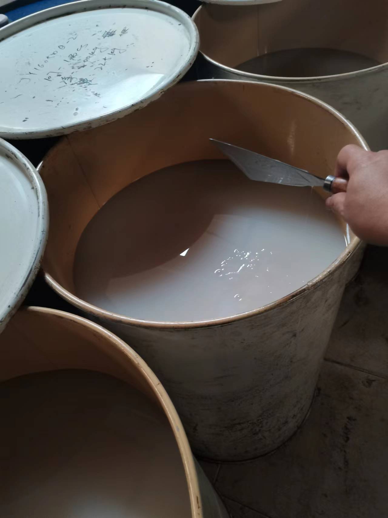 上海液體硅橡膠（半透明）生產(chǎn)廠家:半透明模具膠