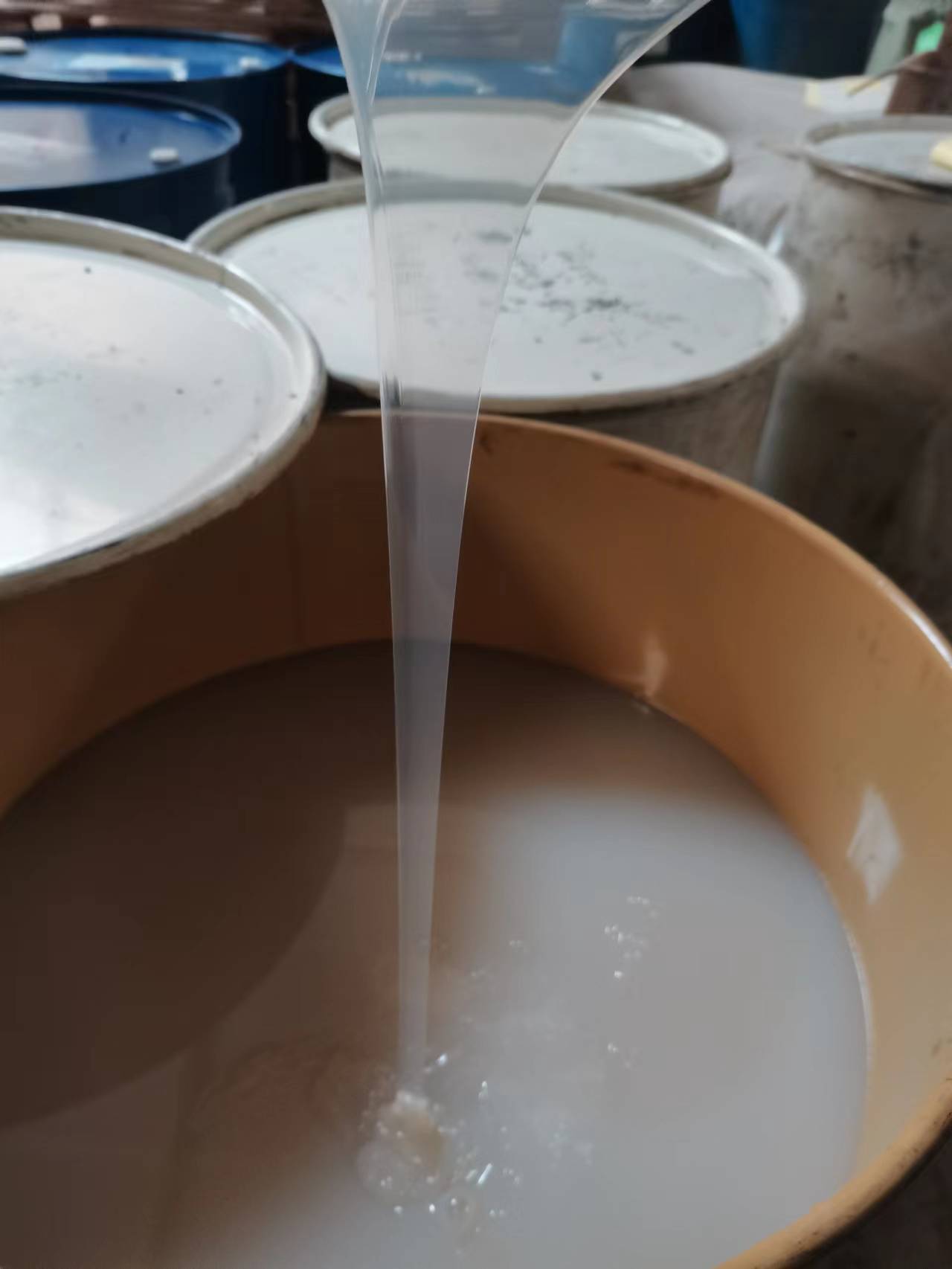 上海液體硅橡膠（半透明）生產(chǎn)廠家:半透明模具膠