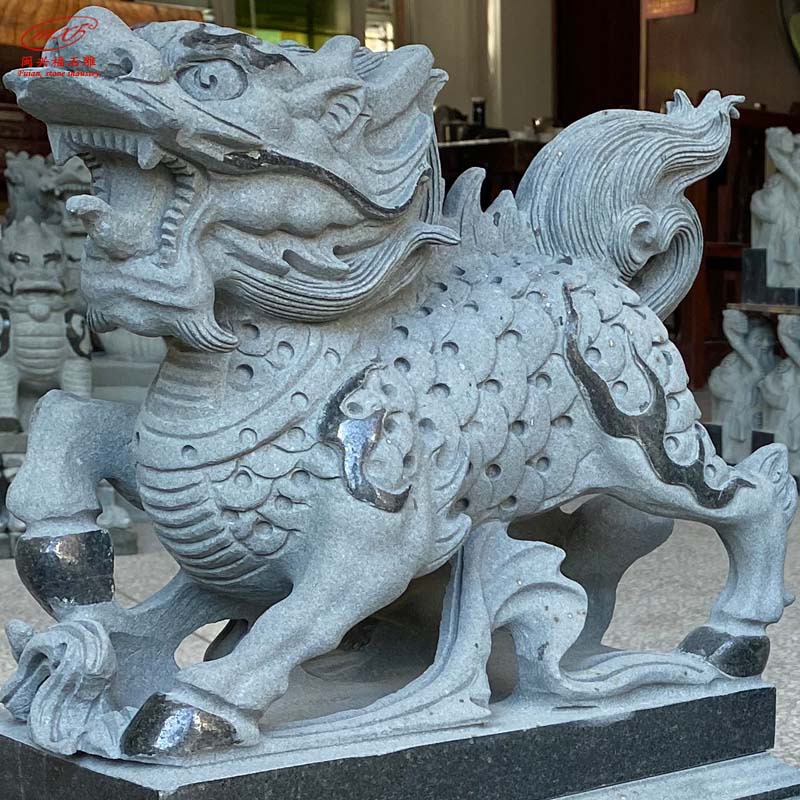 泉州閩興福定制石雕麒麟一對(duì)門口青石麒麟動(dòng)物雕塑擺件