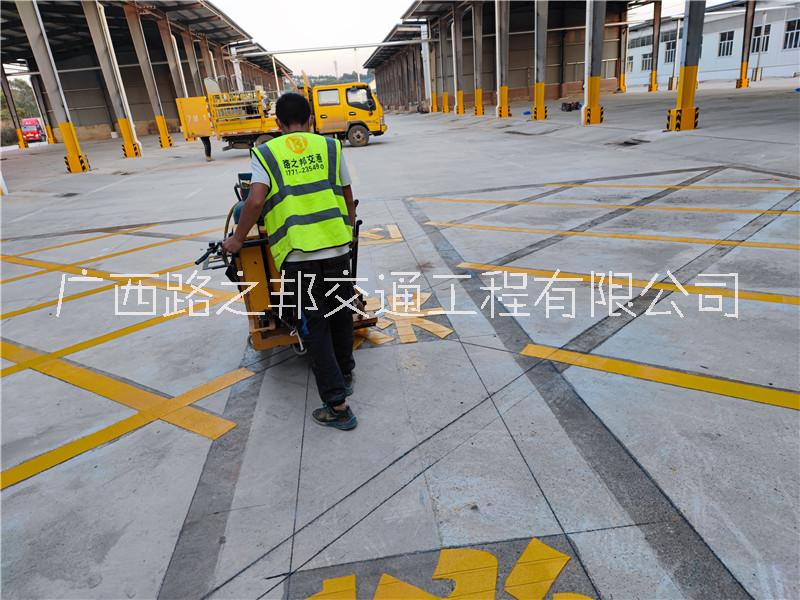 南寧劃線消防通道-路之邦包工包料 南寧劃線消防通道要求-包工包料