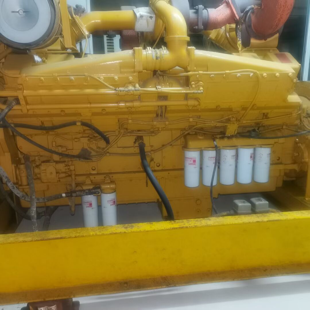 出售進(jìn)口康明斯1360kw 發(fā)電機(jī)組