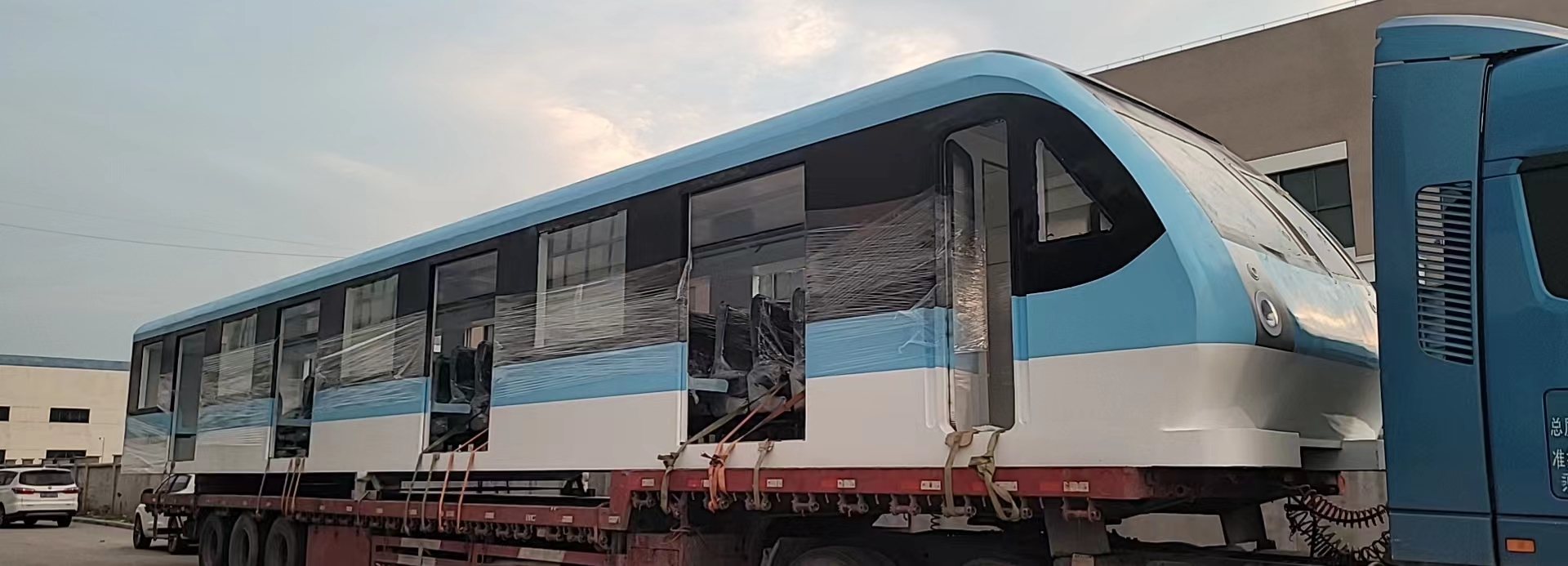 模擬高鐵模型定做廠家飛機(jī)機(jī)艙工廠10米高鐵價(jià)格 40米高鐵模擬艙