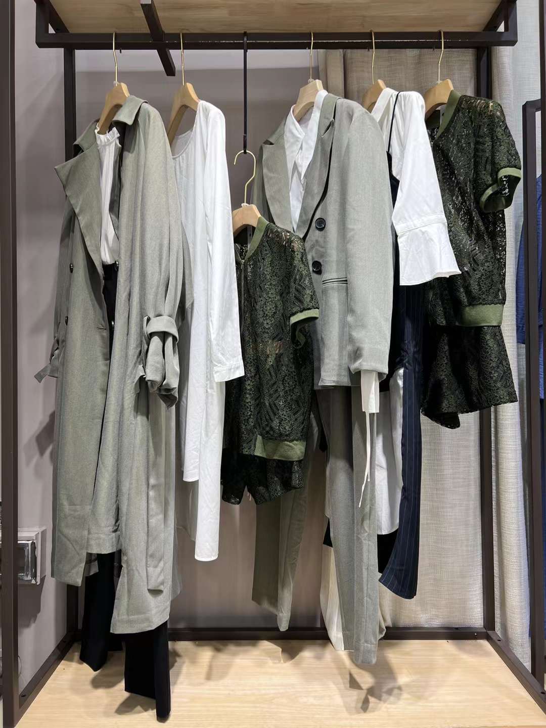 圖拉2023春品牌折扣女裝剪標(biāo)實(shí)體店直播一手貨源清倉批發(fā)
