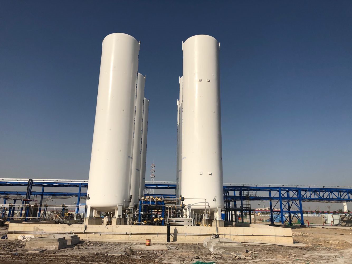 鋼構廠液氧儲罐的選型 30立方液氧儲罐壓力配置