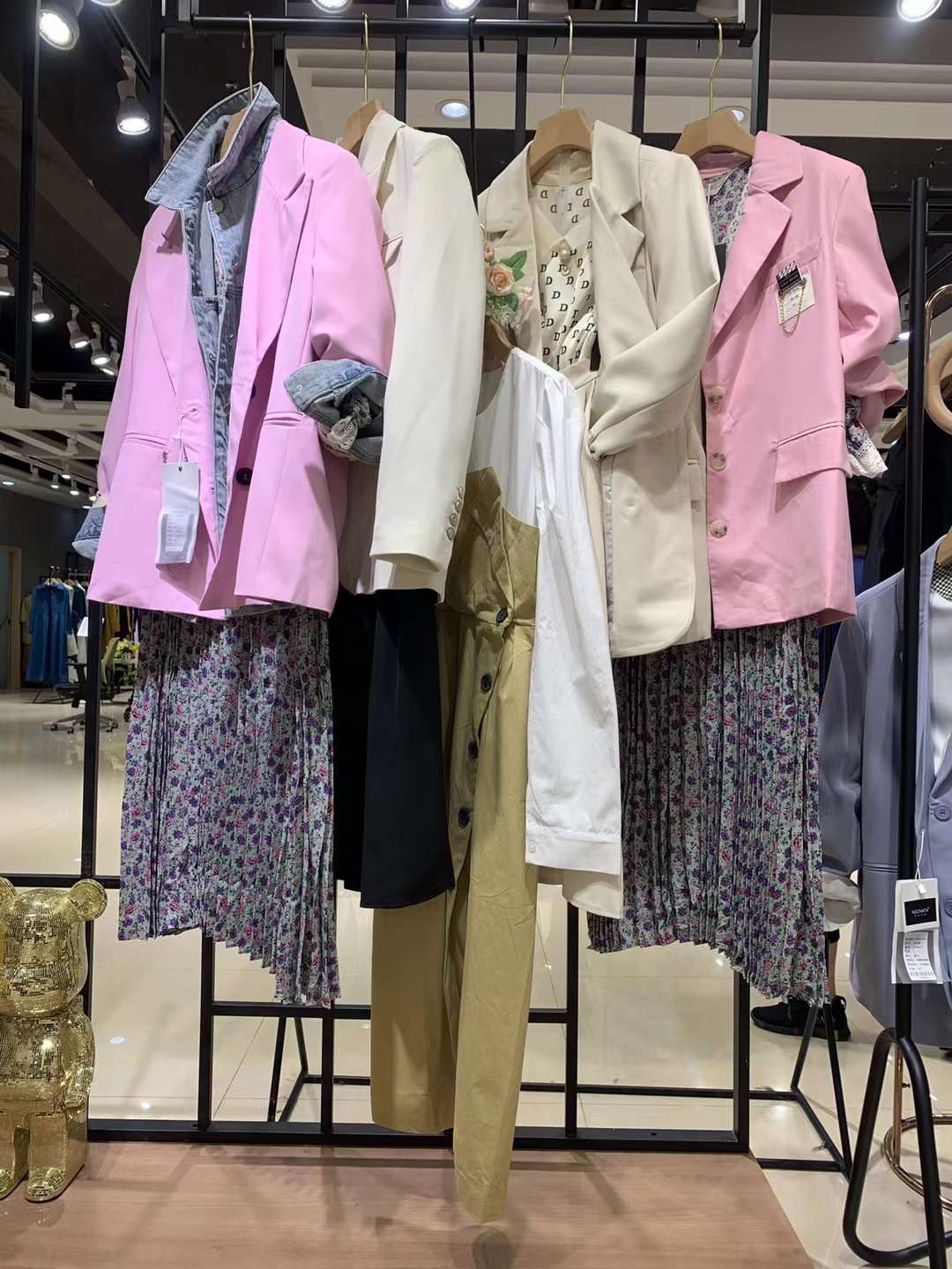 朗色千秋2022 秋品牌折扣女裝尾貨清倉 專柜撤柜庫存折扣批發(fā)貨