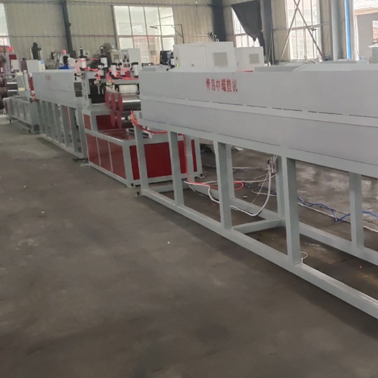 中瑞供應(yīng)夾心打包帶加工設(shè)備/彩色夾心打包帶生產(chǎn)線