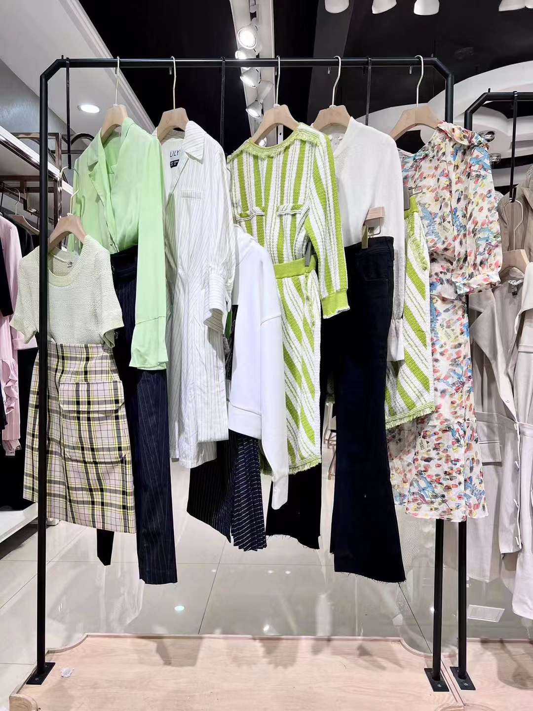 LiLY2023新款春裝品牌折扣女裝庫存直播貨源尾貨雜款清倉廠家撤柜
