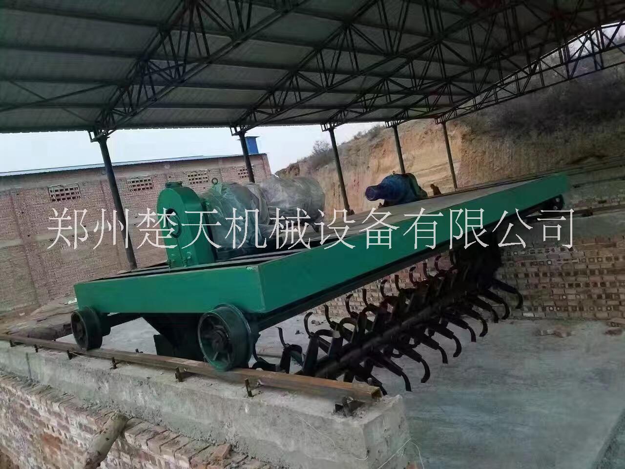 有機(jī)肥設(shè)備之槽式翻拋機(jī)