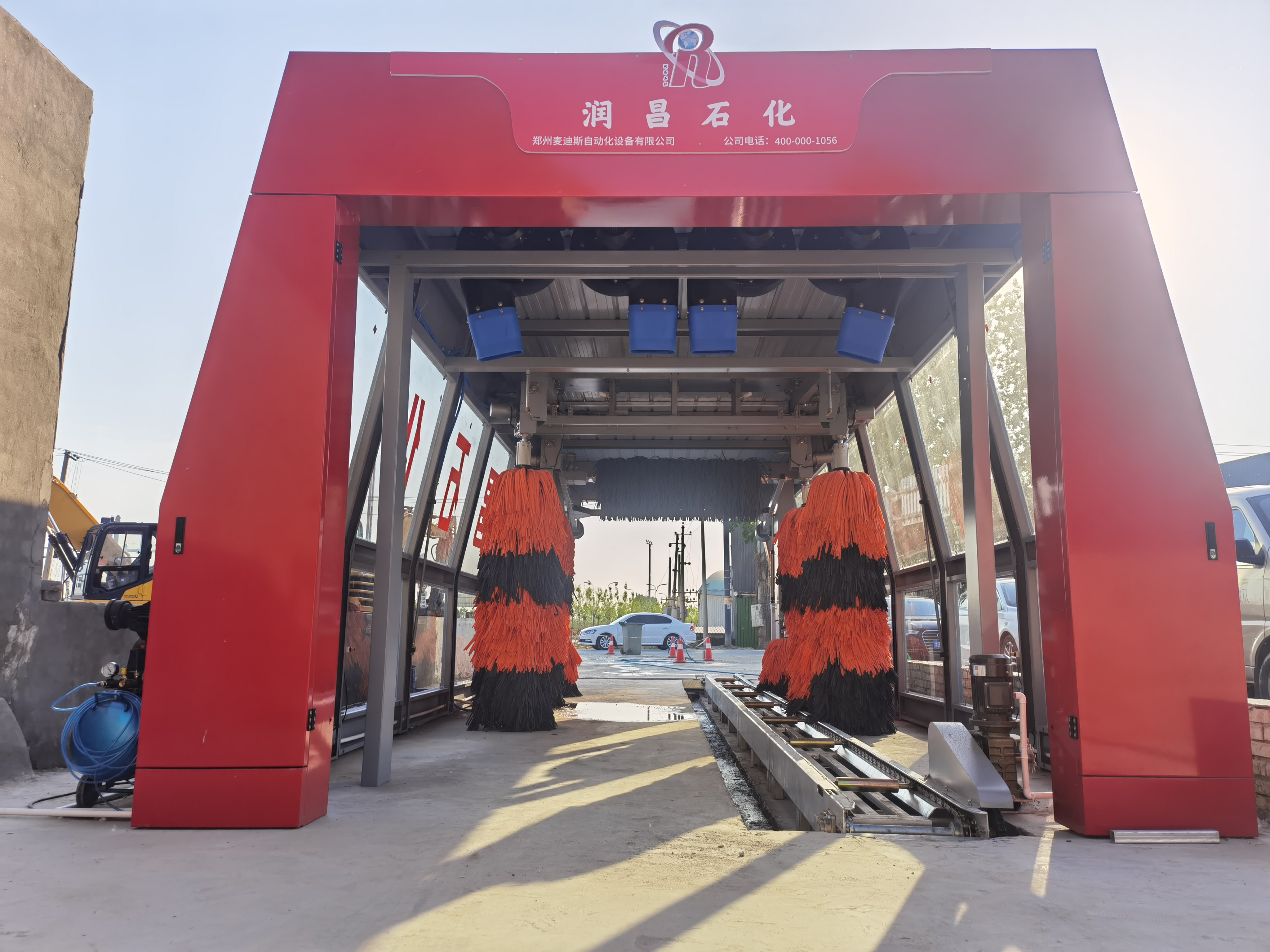 洛陽加油站裝一臺洗車機(jī)多少錢 麥迪斯隧道式全自動洗車機(jī)超越款