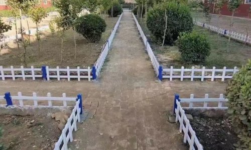 草坪護欄廠家定做規(guī)格 草坪護欄網(wǎng)