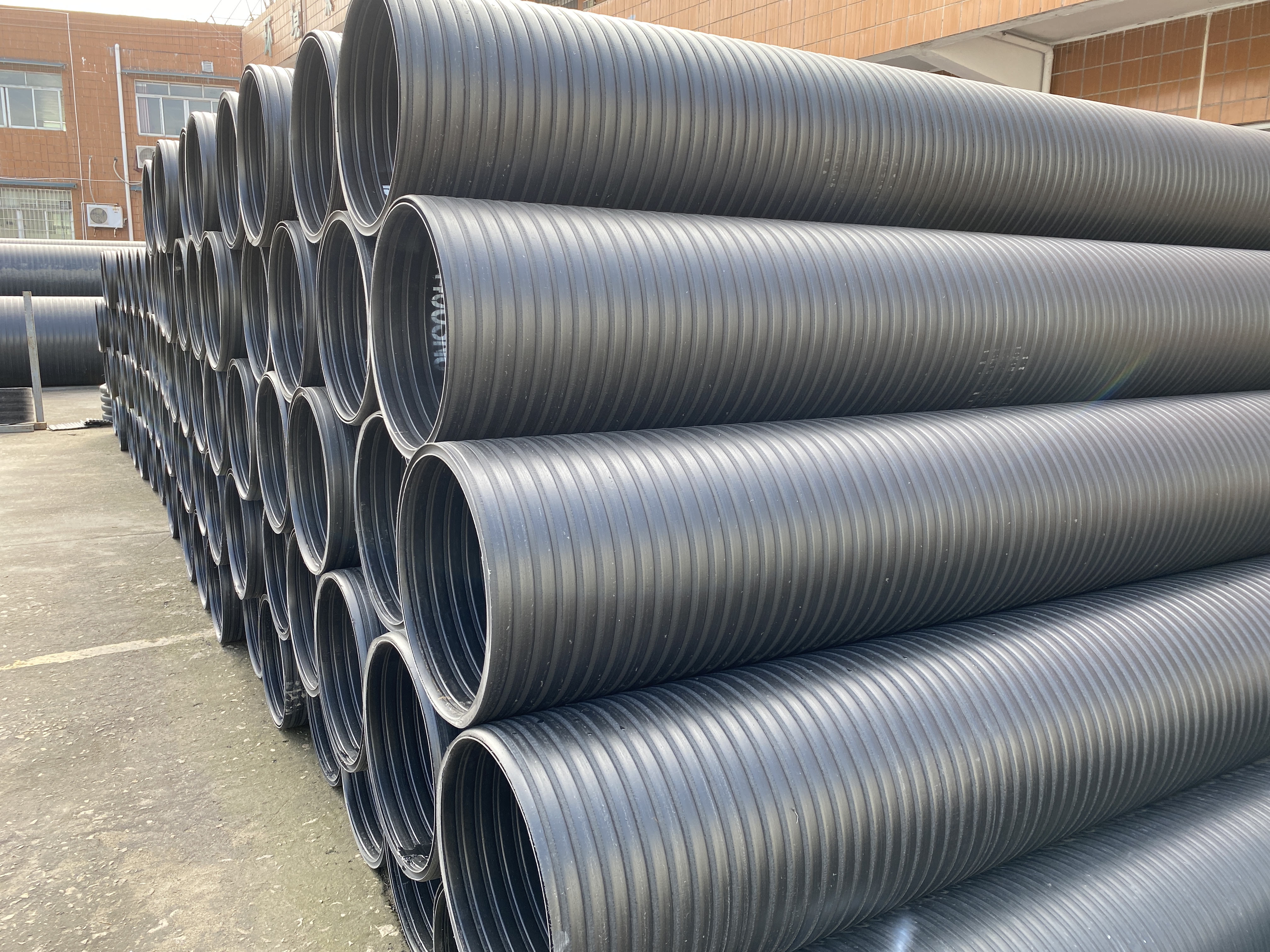 HDPE中空壁纏繞管廠家供應(yīng) HDPE中空壁纏繞管價(jià)格