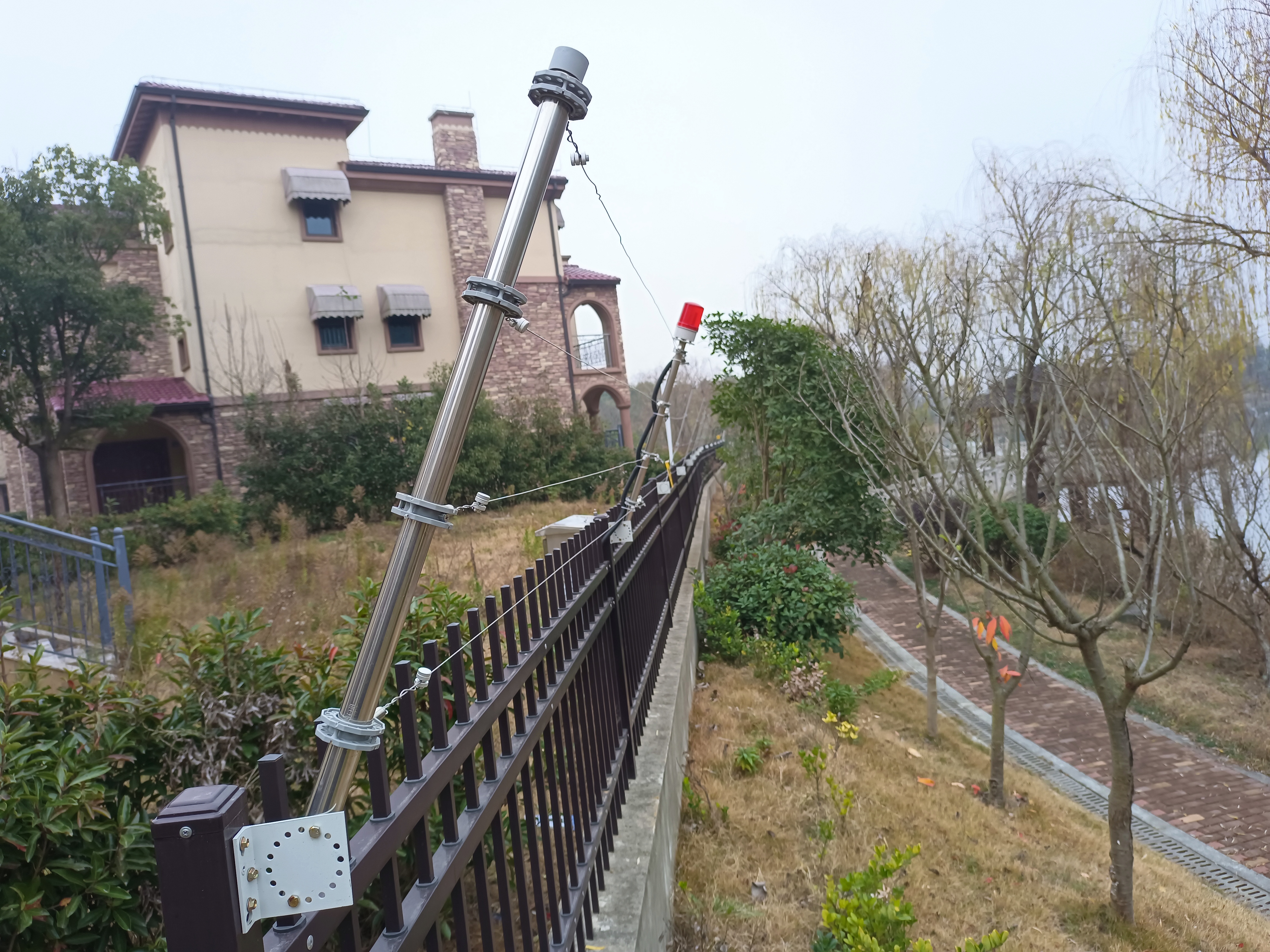 杭州電子圍欄安裝  杭州張力圍欄安裝  學校電子圍欄   小區(qū)電子圍欄  工廠電子圍欄 杭州電子圍欄安裝