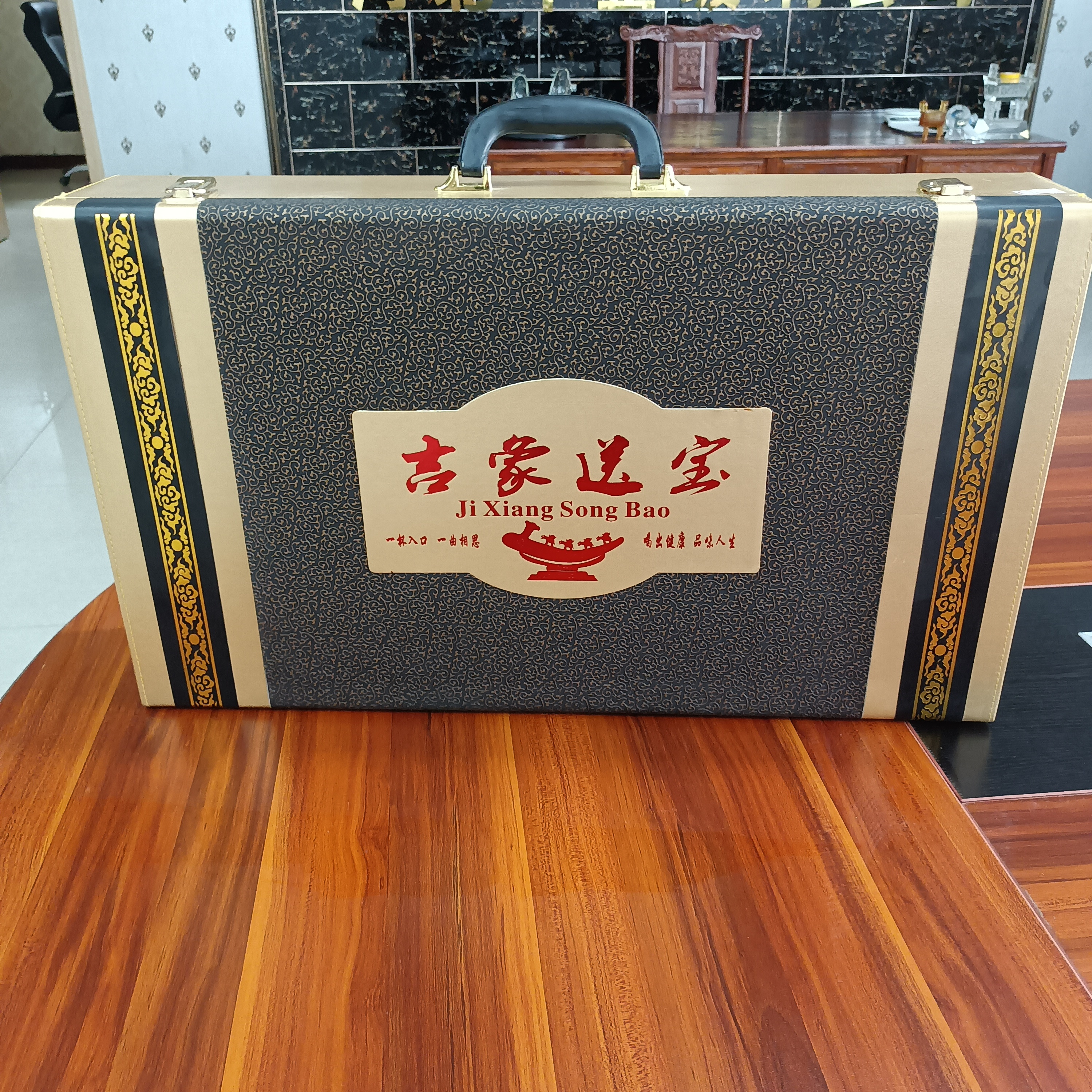 河間華企手工藝吹制吉象如意酒瓶高硼硅玻璃泡酒瓶1000ml 玻璃酒瓶