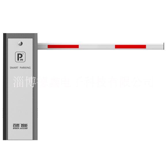 直桿道閘快速道閘淄博智能道閘閘機(jī)