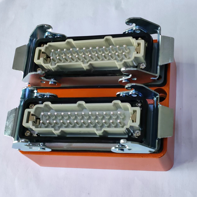 供應(yīng)熱流道多穴位接線盒