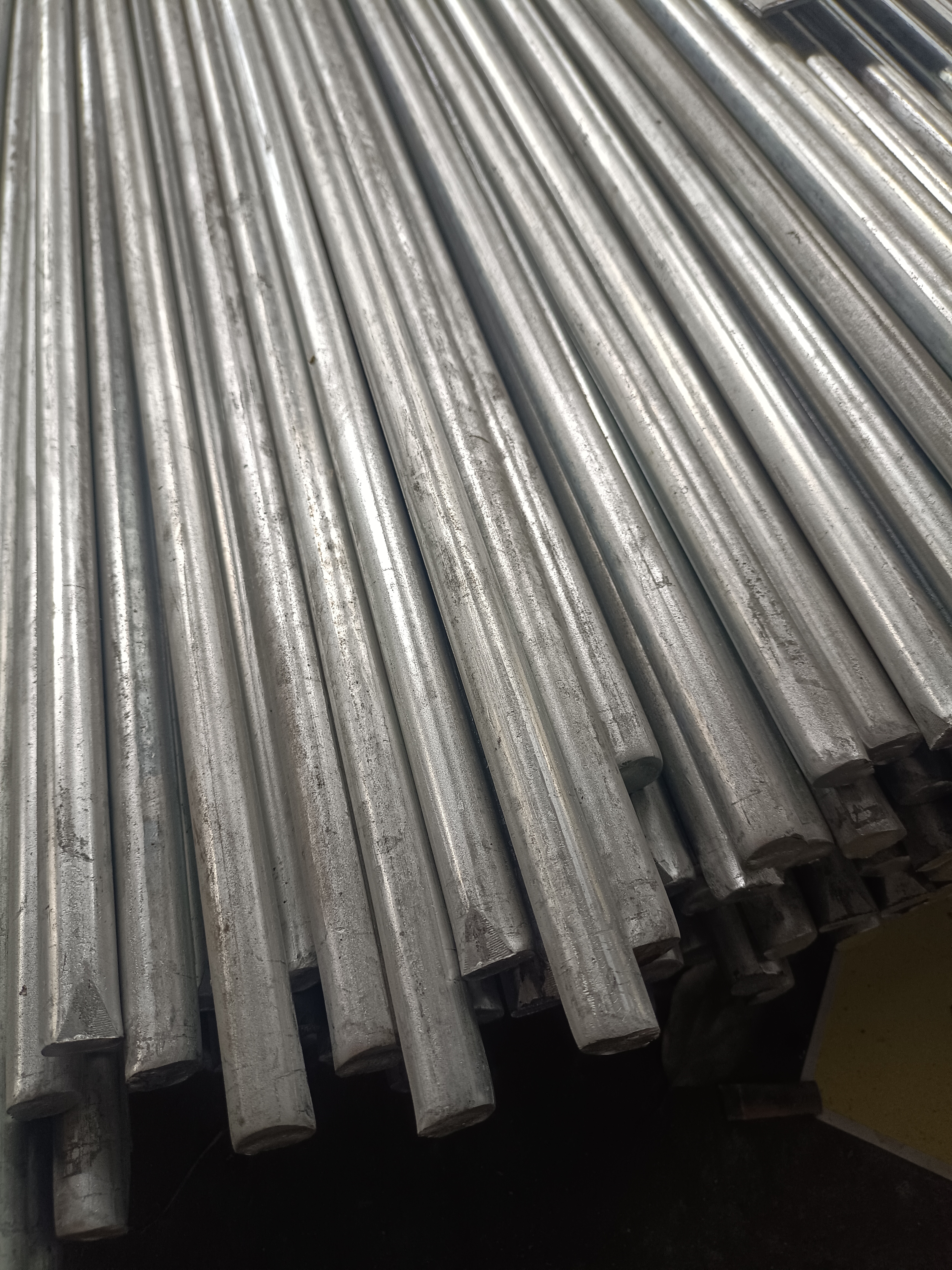 鍍鋅圓鋼廠家 鍍鋅圓鋼價(jià)格