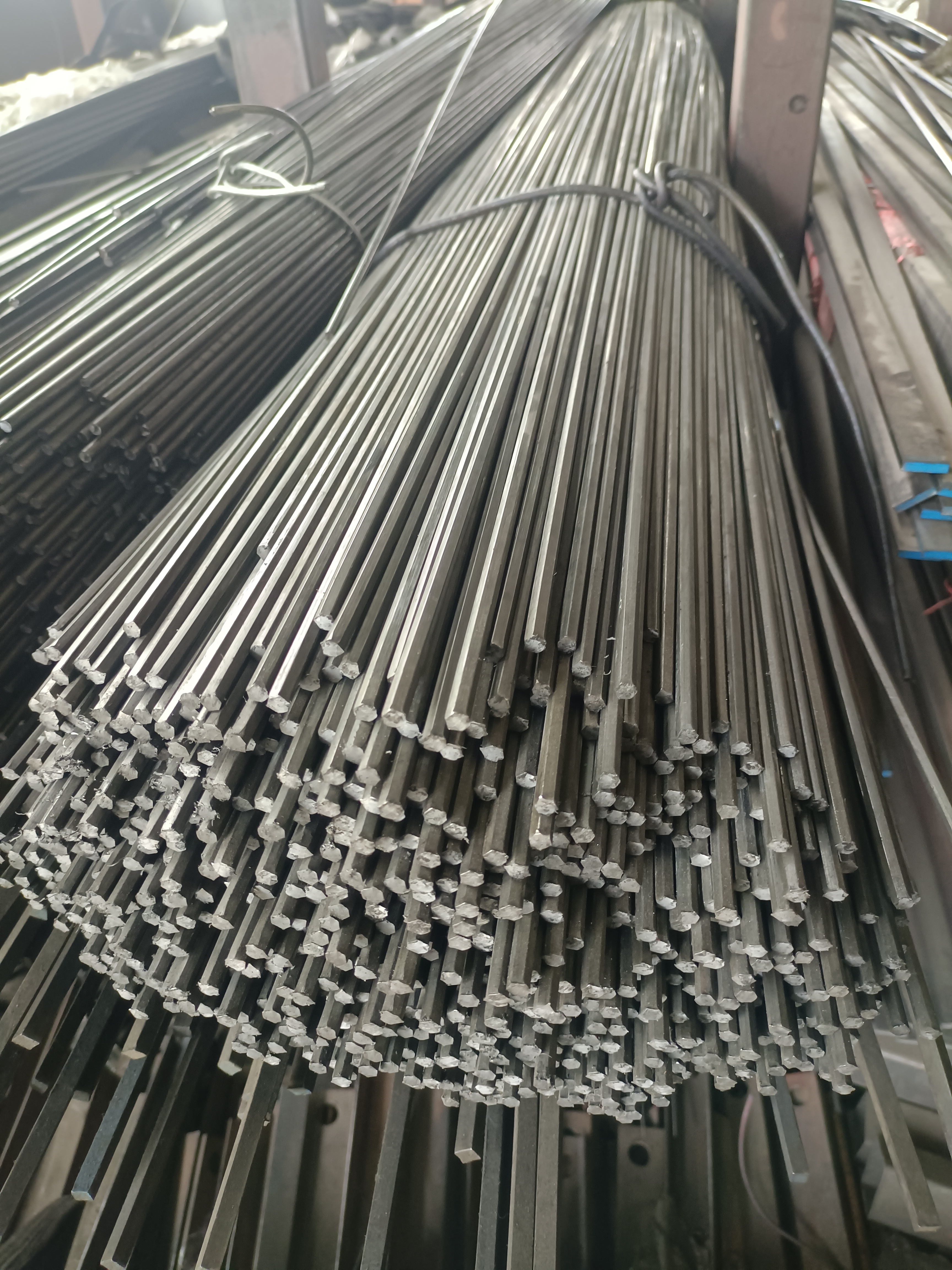 鍍鋅圓鋼廠家 鍍鋅圓鋼價(jià)格