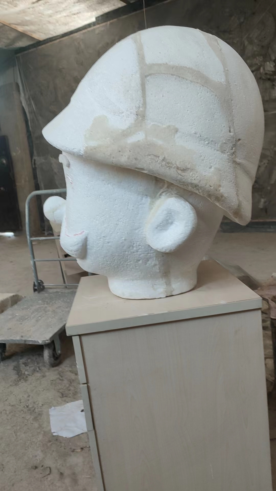 泡沫雕塑大頭娃娃雕刻-大型泡沫雕刻批發(fā)價(jià)格-廠家定制-泡沫公仔雕塑