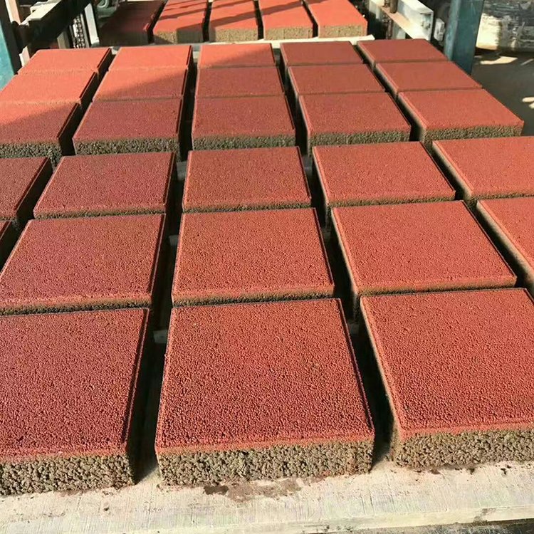 【點(diǎn)擊】草坪水泥磚廠家批發(fā),量大實(shí)惠