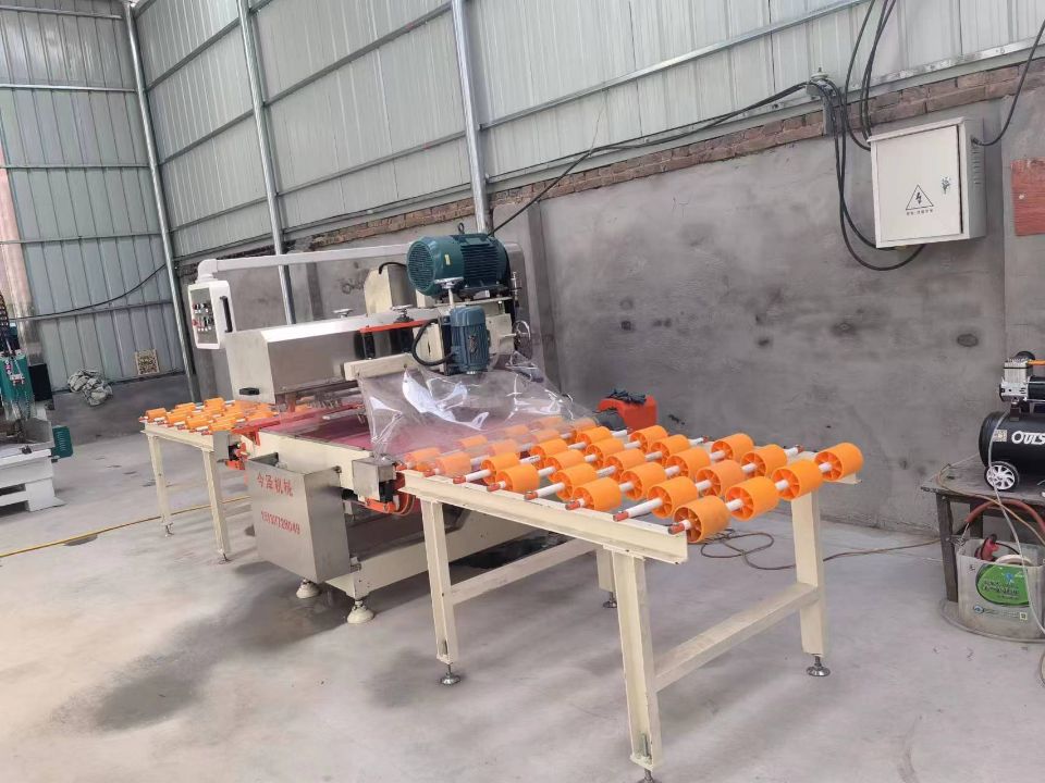 供應(yīng)數(shù)控多功能泡沫歐式電熱絲切割機(jī) 數(shù)控多功能泡沫歐式電熱絲切割機(jī) eps線條切割機(jī) 泡沫線條生產(chǎn)設(shè)備