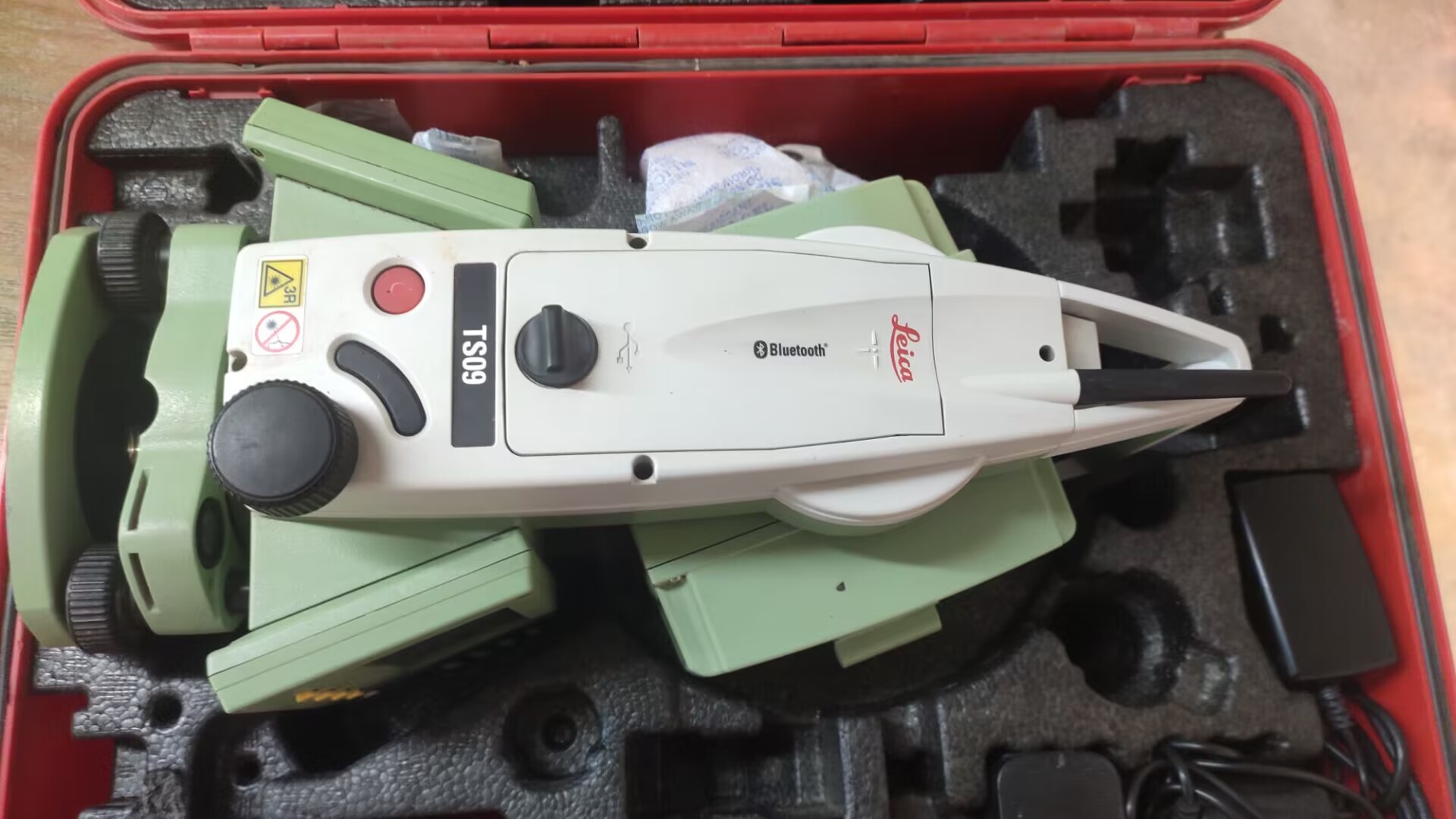 徠卡地鐵隧道測(cè)量機(jī)器人0.5秒全站儀租賃