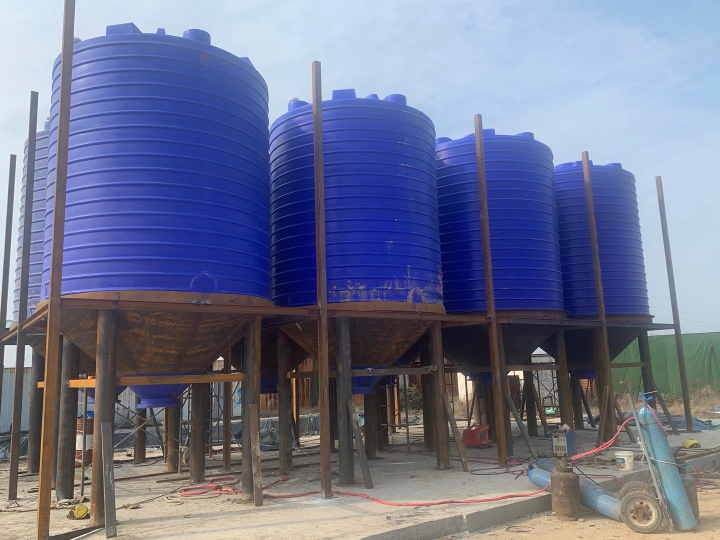 荊州市供應(yīng)藍色酸洗罐生產(chǎn)廠家、批發(fā)價格、市場報價、廠家供應(yīng)