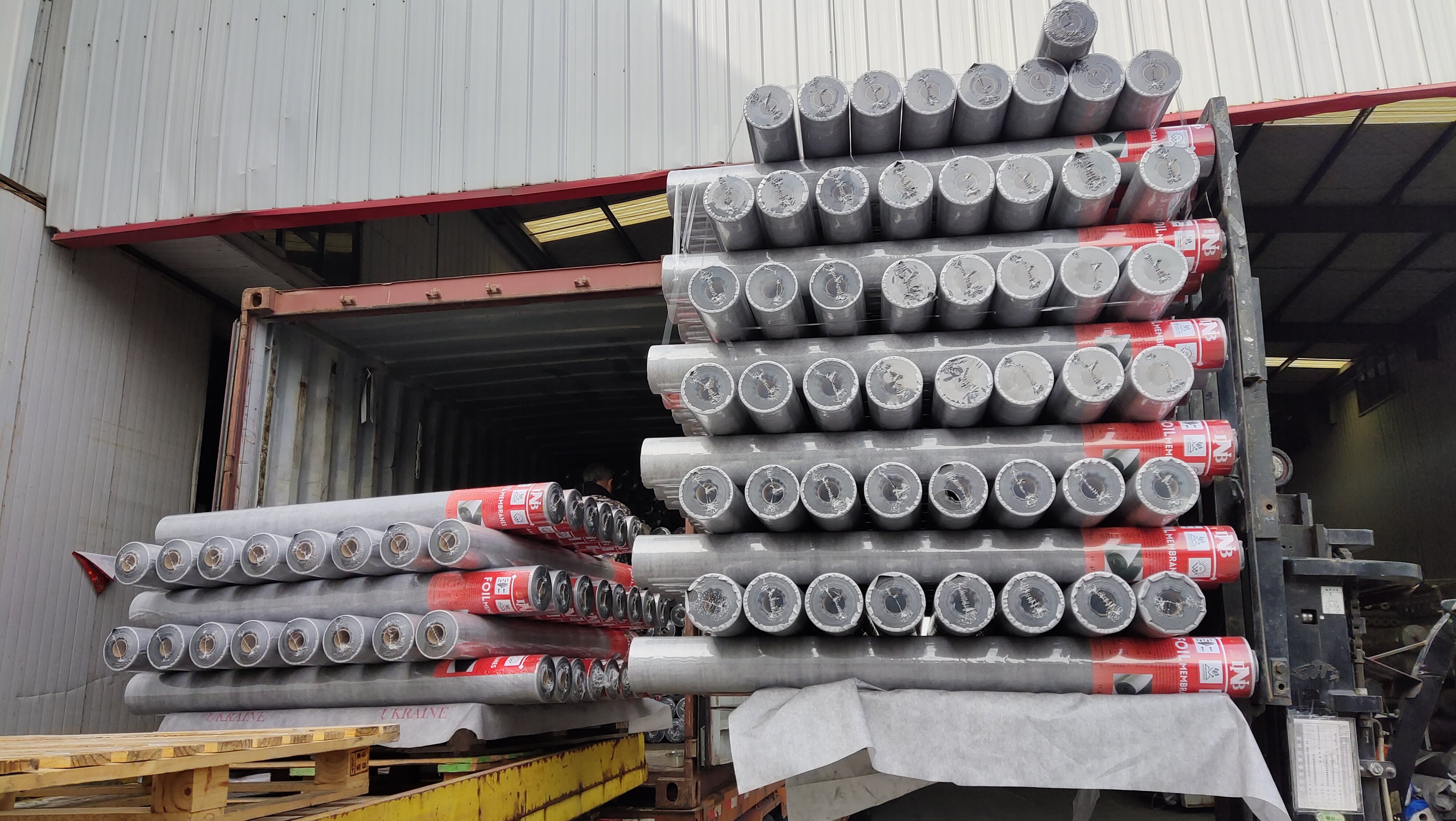 鋼結(jié)構(gòu)項目定制阻燃型防水透汽膜