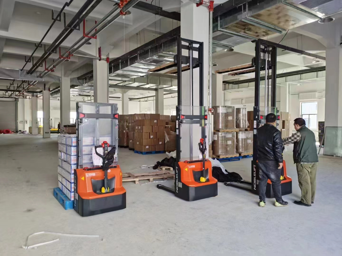 全電動搬運(yùn)車 經(jīng)濟(jì)款堆高車 液壓升降托盤叉車