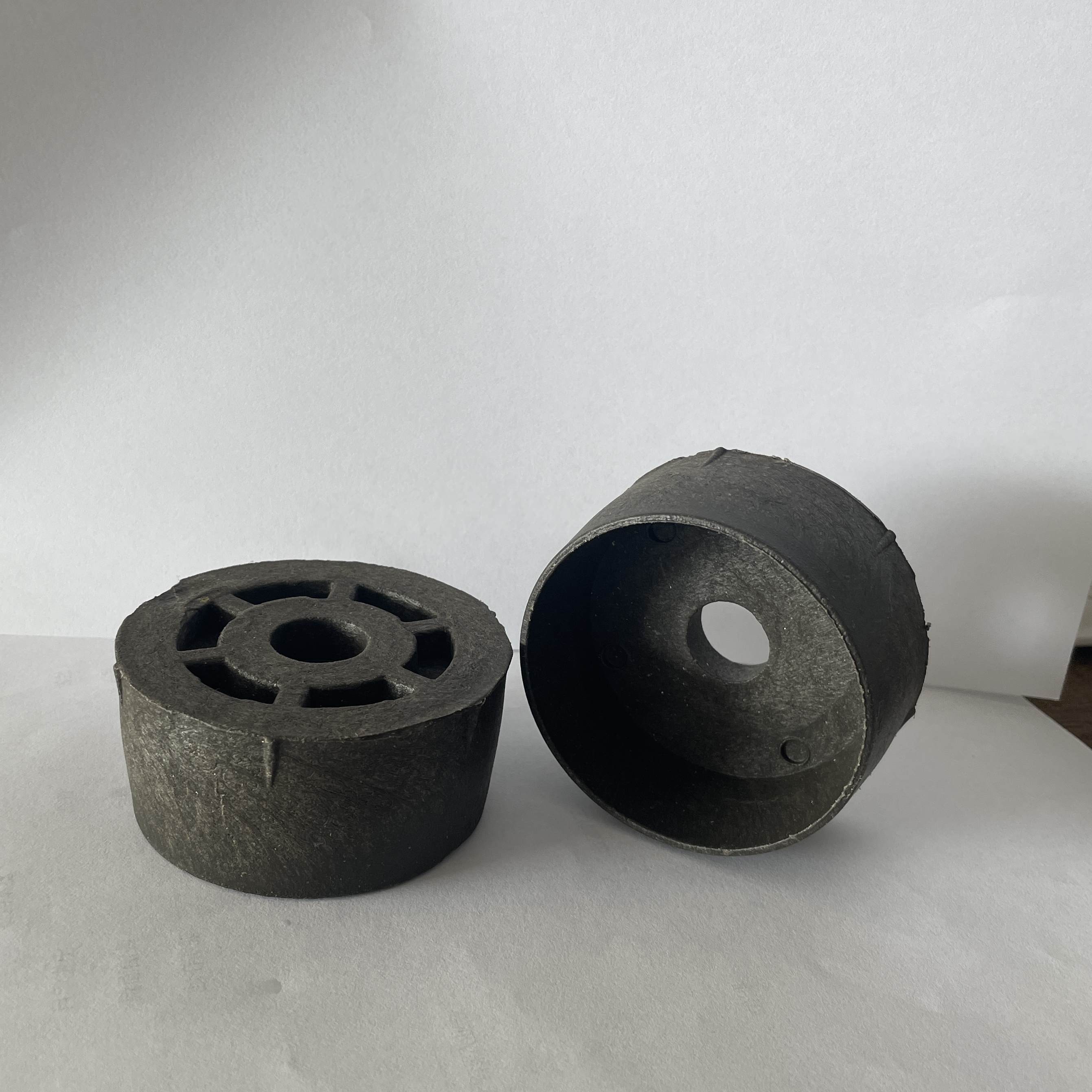 山東飛弘塑膠現(xiàn)貨3英寸6英寸紙管堵頭 PP材質(zhì) 抗壓3000N  造紙廠堵頭