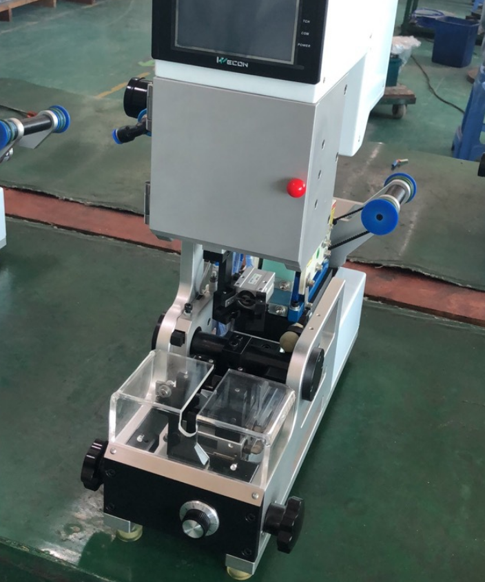 防水塞穿線一體機(jī)設(shè)備  操作屏氣源：0.4~0.7MPa電源：220V