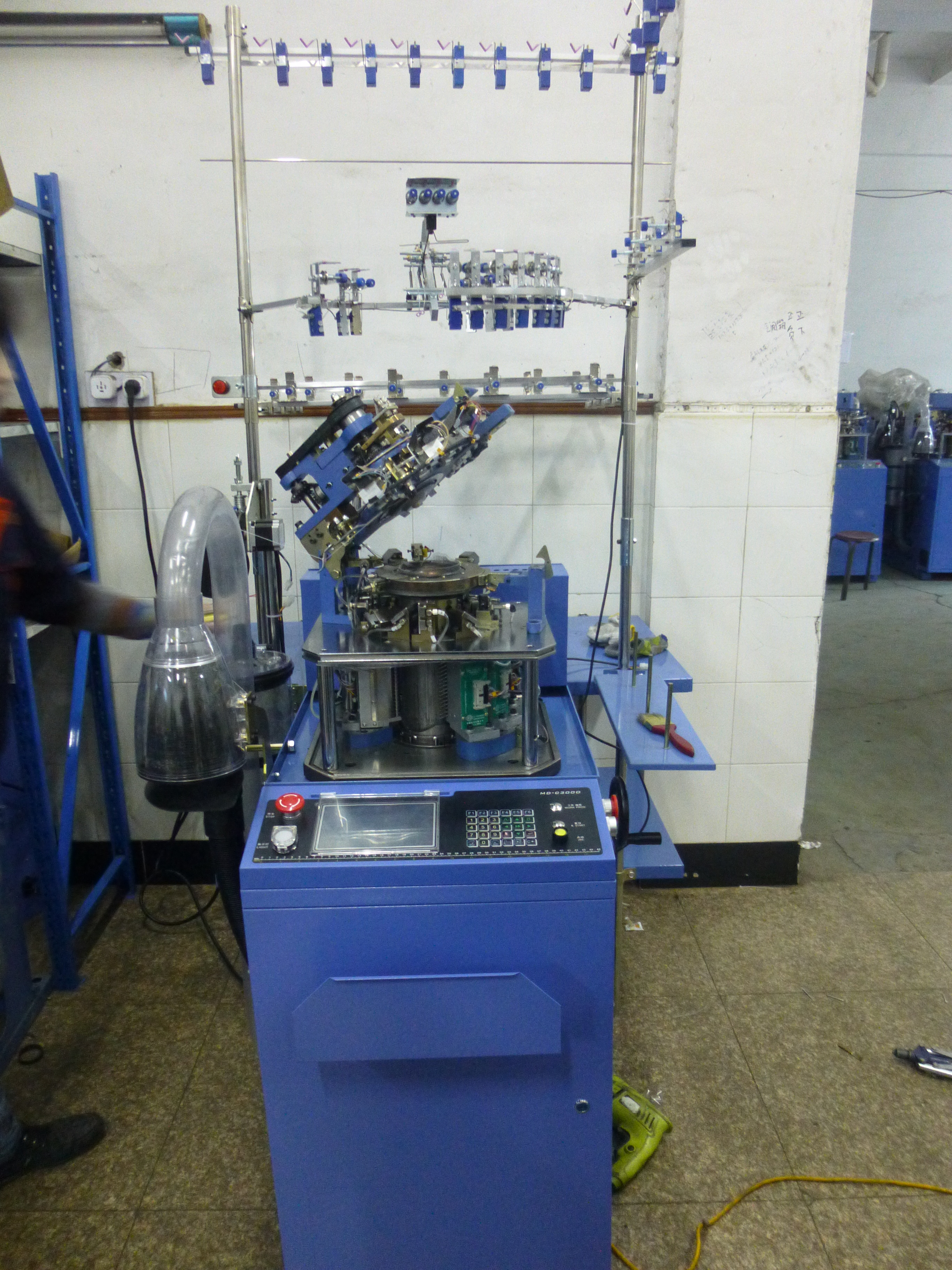 廠家現(xiàn)貨4.5寸大口徑全電腦襪機(jī) 加工安裝 批發(fā) 多少錢(qián)