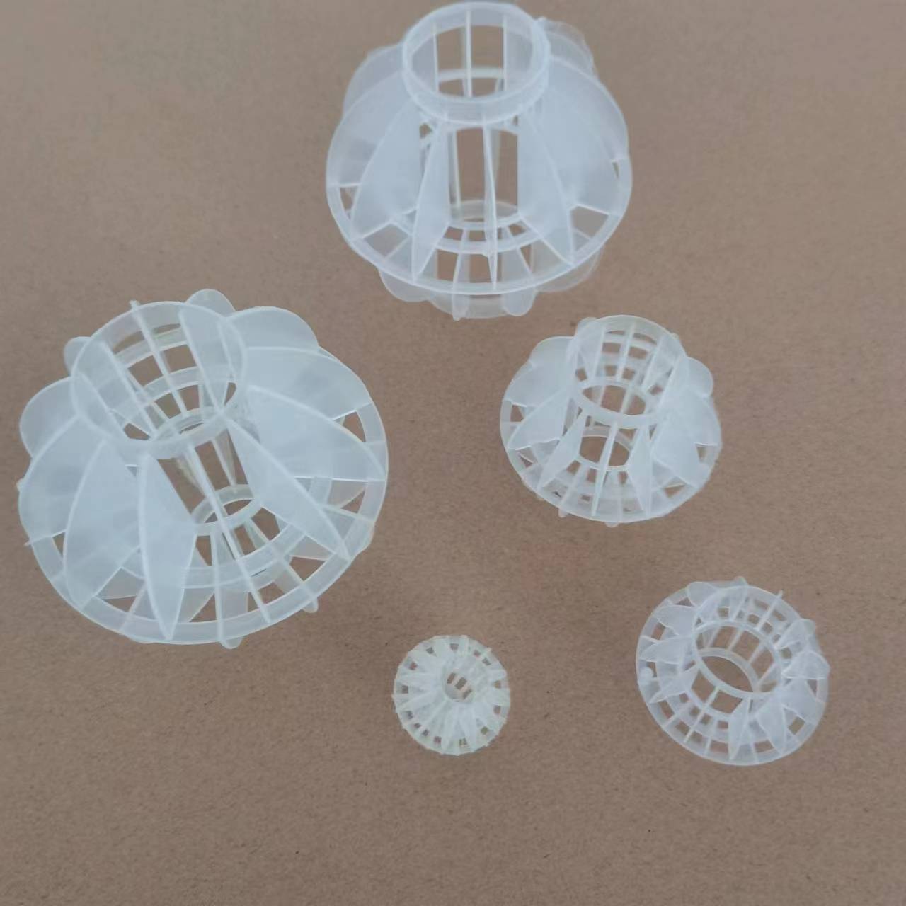 多面空心球填料除氯除氧气液交换污水处理净化水质水处理填料球状填料过滤空心球聚丙烯pp