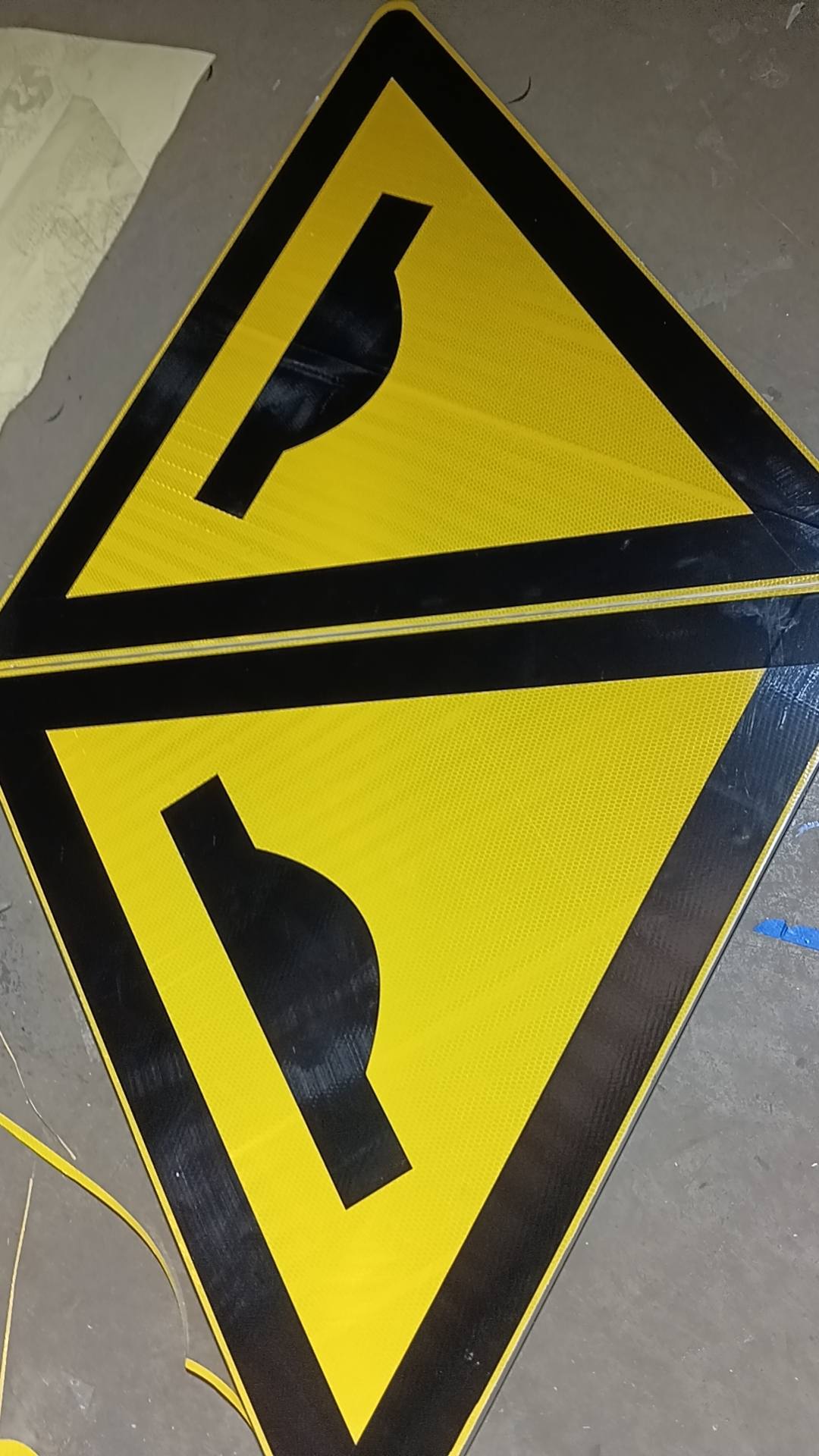 南陽三門峽道路標(biāo)識標(biāo)牌-報價-直銷-供應(yīng)商-電話-廠家【河南省久安通交通設(shè)施有限公司】