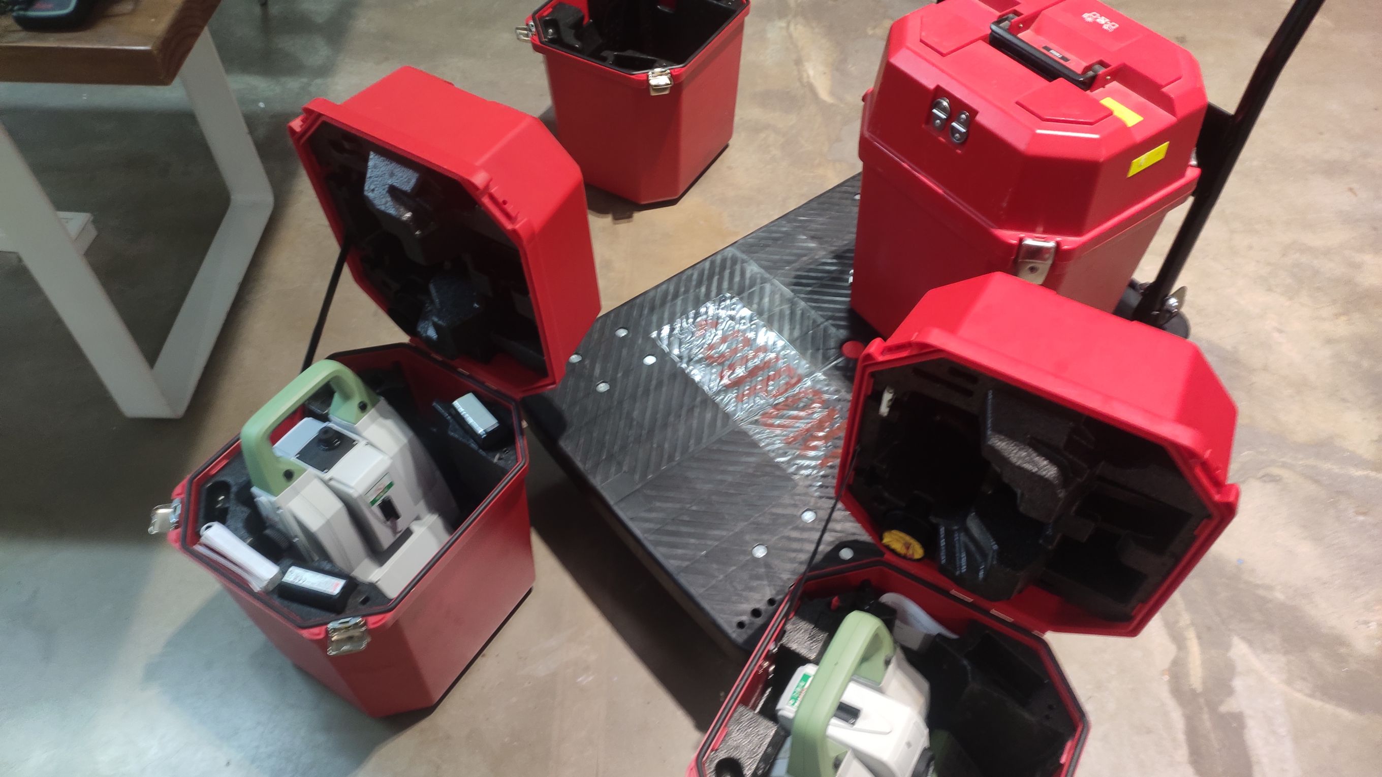 徠卡馬達(dá)測量機(jī)器人全站儀租賃出租