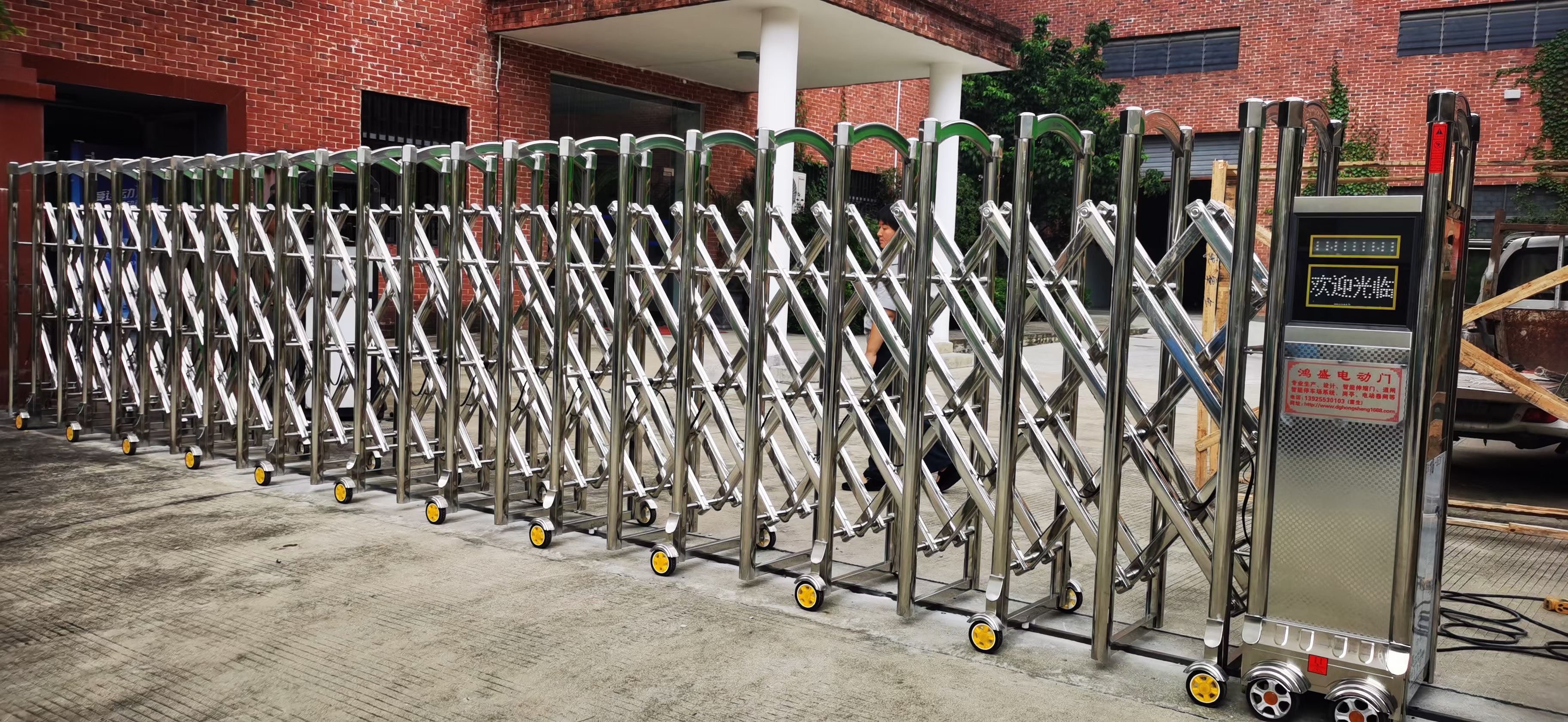 石灣伸縮門電動(dòng)伸縮門廠家智能車牌識(shí)別伸縮門 段滑門工業(yè)么門 石灣伸縮門電動(dòng)伸縮門廠家